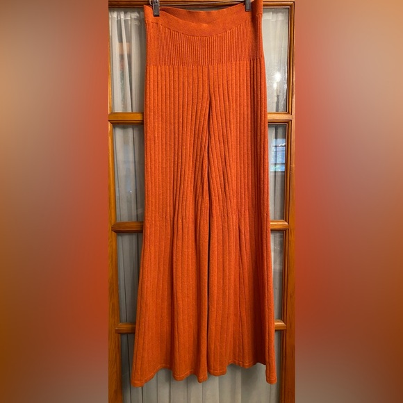 FREE PEOPLE Orange Keep It Real
Sweater Knit Ribbed Pumpkin Flare Pants M - Picture 4 of 8